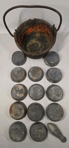 Vintage cast iron lead melting - cast,
